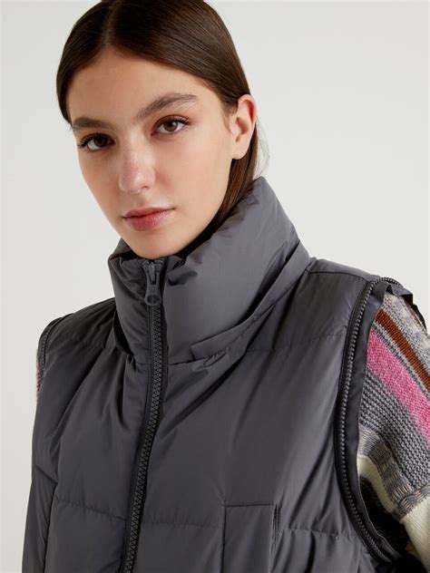 puffer jacket with detachable sleeves